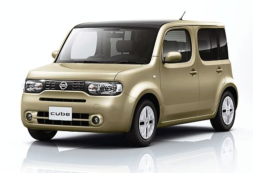 Nissan Cube Z11 gold