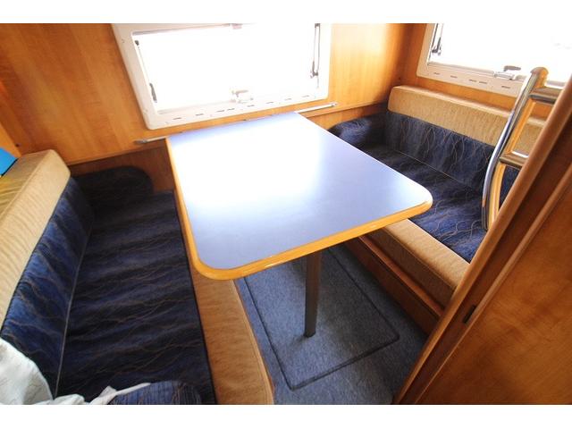 2010 Toyota Camroad motor home table 2