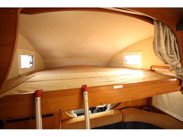 2010 Toyota Camroad motor home top double bed