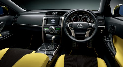 Toyota Mark X import special yellow interior