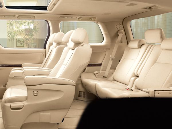 Toyota Alphard Hybrid G L Package interior 2
