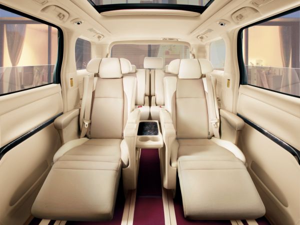 Toyota Alphard Hybrid G L Package interior 4