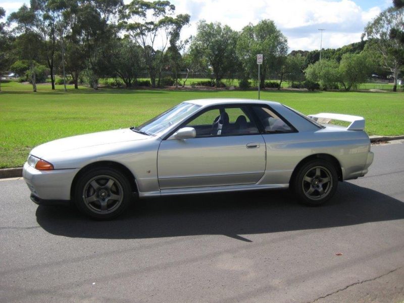 1993 R32 GTR silver side