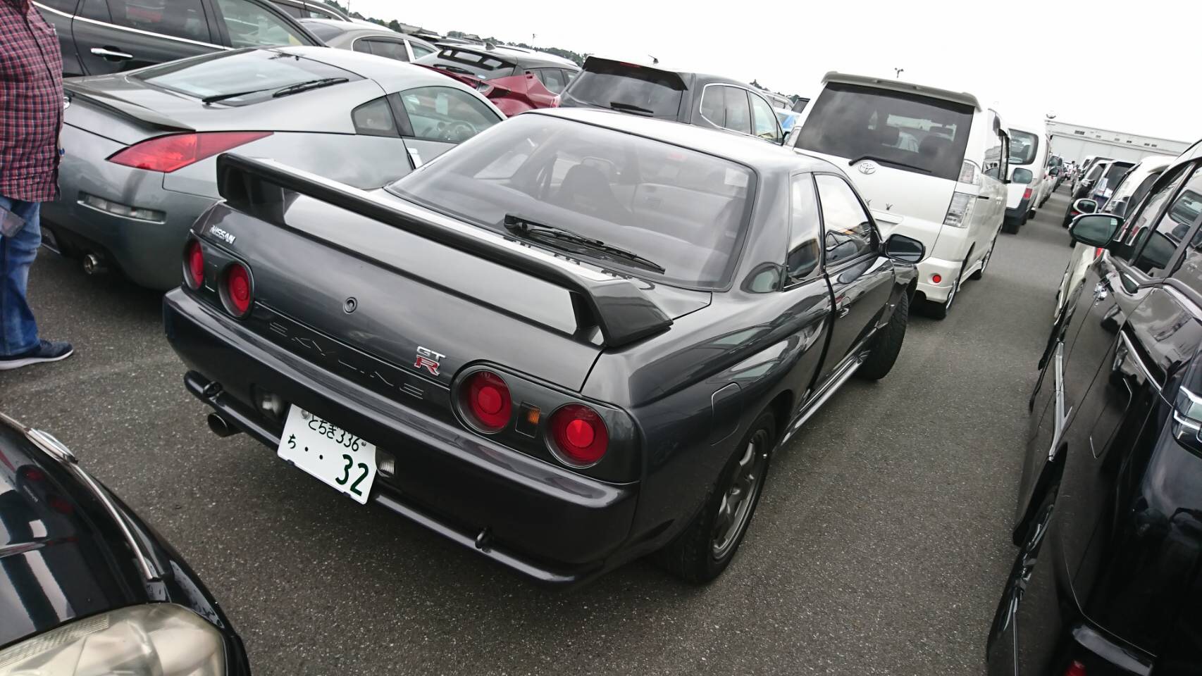 1992 Nissan Skyline R32 GTR right rear