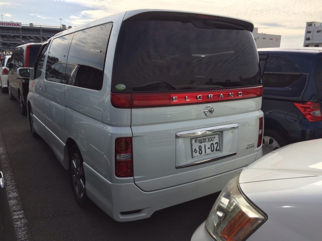 2005 Nissan Elgrand E51 3.5L 2WD Highway Star 8-seater rear