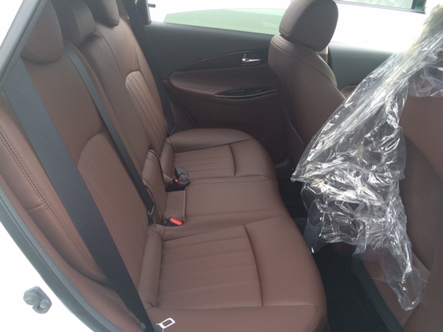2013 Nissan Skyline Crossover 370GT Premium back seat