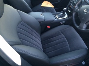 Nissan Skyline Crossover 370GT 2WD driver seat