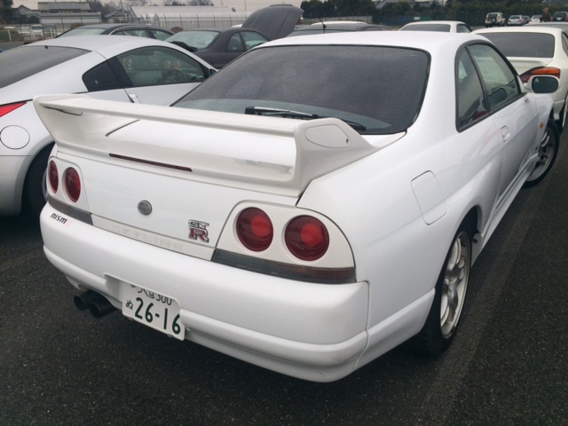1995 Nissan Skyline R33 GTR rear