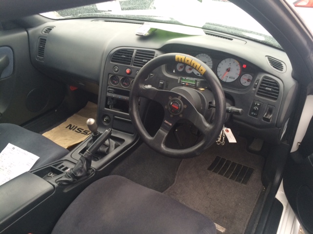 1995 Nissan Skyline R33 GTR interior