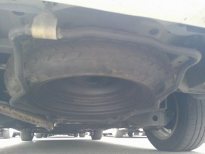 2008 Nissan Elgrand E51 spare tyre location