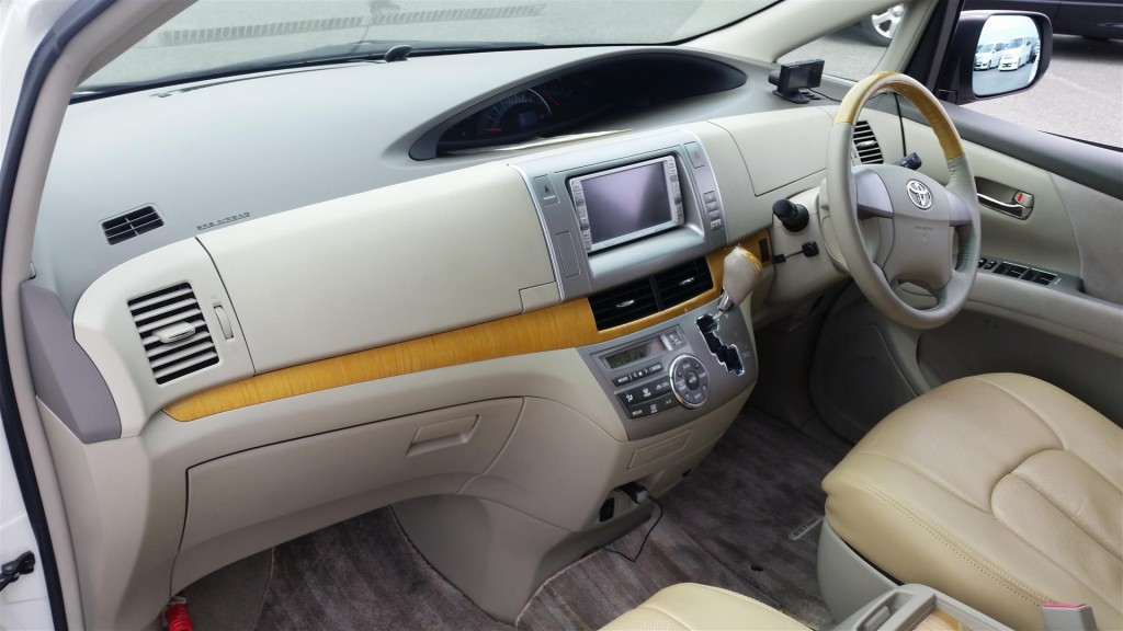 2008 Toyota Estima interior