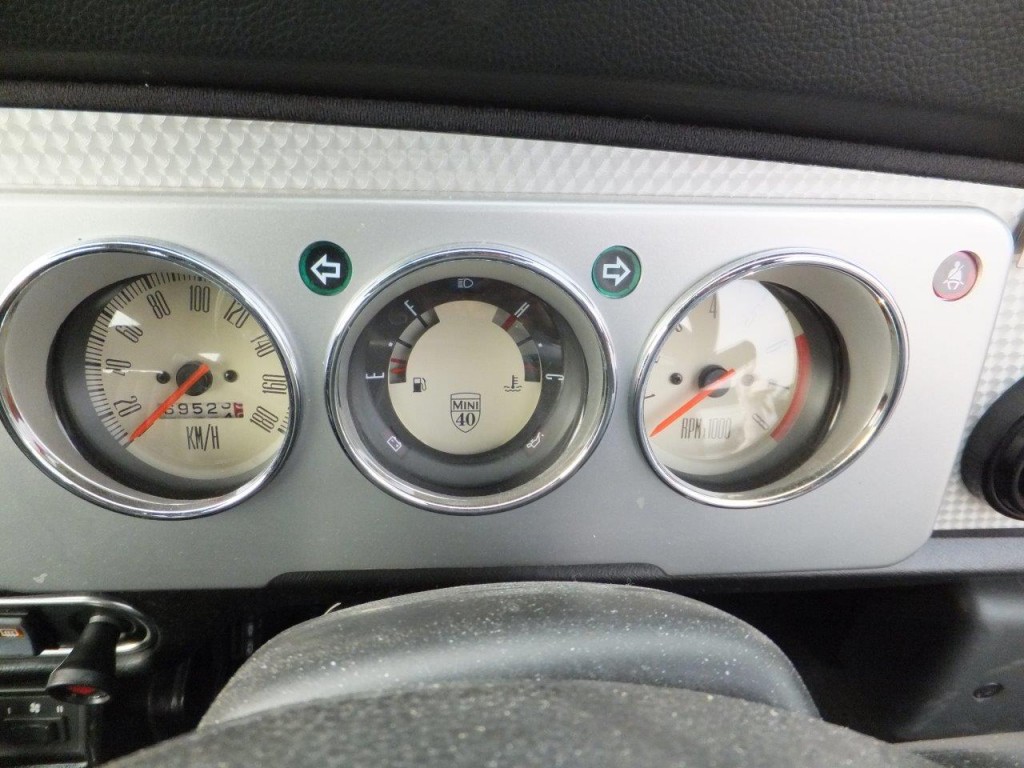 Rover Mini Cooper BSCC gauges