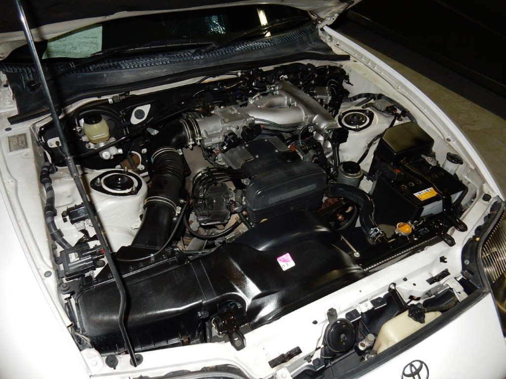 1998 Toyota Supra SZ AEROTOP engine