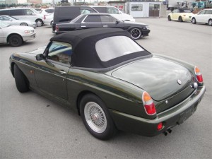 1995 MG RV8 left rear