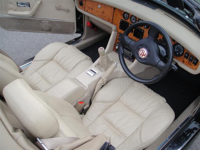 1995 mg RV8 interior