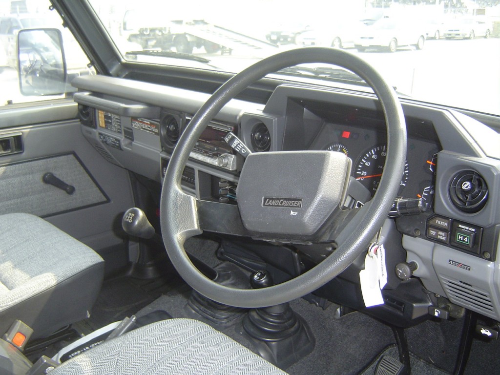 1989 Toyota Landcruiser BJ74 4WD steering wheel