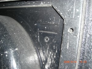 Skyline KGC10 GT coupe Underneath (right rear)