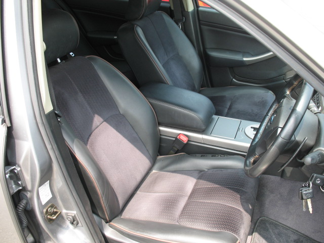 2003 Nissan Skyline V35 350GT-8 Premium sedan interior