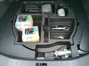 2010 Nissan Skyline V36 coupe 370GT tools