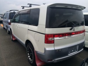 2007 Mitsubishi Delica D5 19