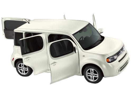 Nissan Cube Z11 white