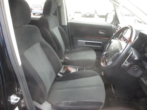2009 Mitsubishi Delica D5 4WD interior