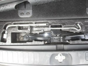 2009 Mitsubishi Delica D5 4WD tools