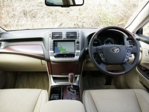 2009 Toyota Crown Majesta interior 7