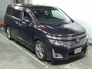 2010 Nissan Elgrand E52 4WD front