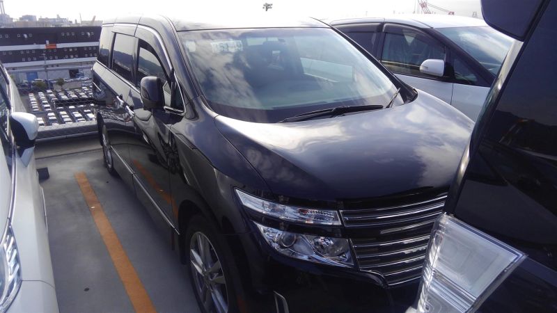 2011 Nissan Elgrand Highway Star Premium 350 4WD black right front