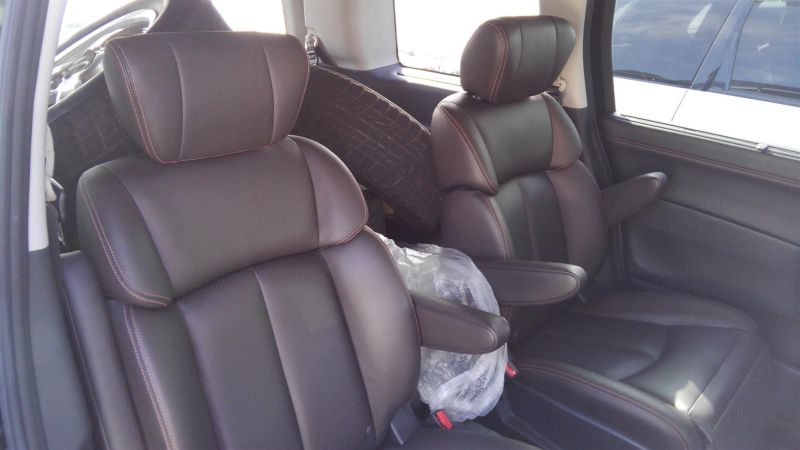 2011 Nissan Elgrand Highway Star Premium 350 4WD black seat