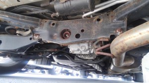 2011 Nissan Elgrand Highway Star Premium 350 4WD black underbody rust