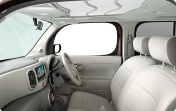 Nissan Cube Z12 interior 5