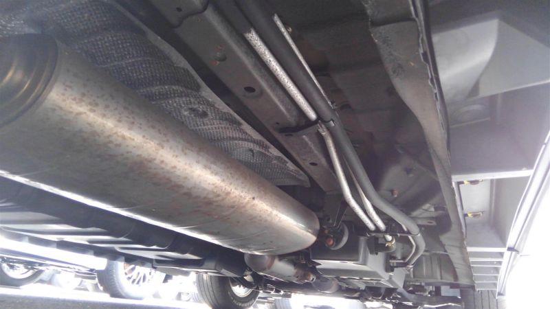 2012 Toyota Vellfire Hybrid ZR underbody 5
