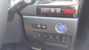 2012 Toyota Vellfire Hybrid ZR centre console