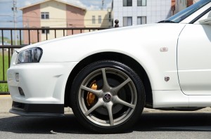 2001 Nissan Skyline R34 GTR front left
