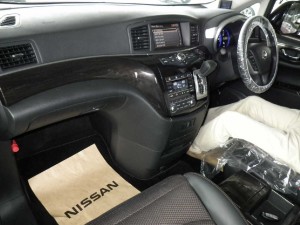 2010-nissan-elgrand-e52-highway-star-350-2wd-auction-interior