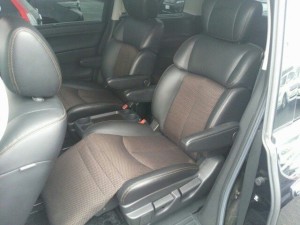 2010-nissan-elgrand-e52-highway-star-350-2wd-black-11