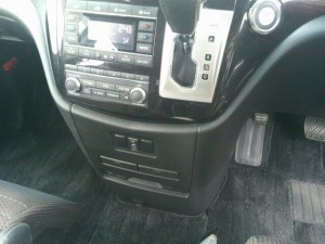 2010-nissan-elgrand-e52-highway-star-350-2wd-black-16