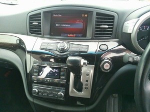 2010-nissan-elgrand-e52-highway-star-350-2wd-black-17