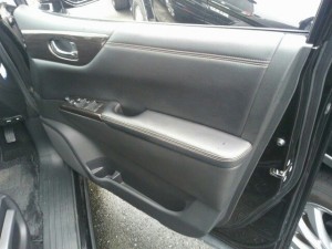 2010-nissan-elgrand-e52-highway-star-350-2wd-black-22