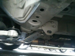 2010-nissan-elgrand-e52-highway-star-350-2wd-underbody-5