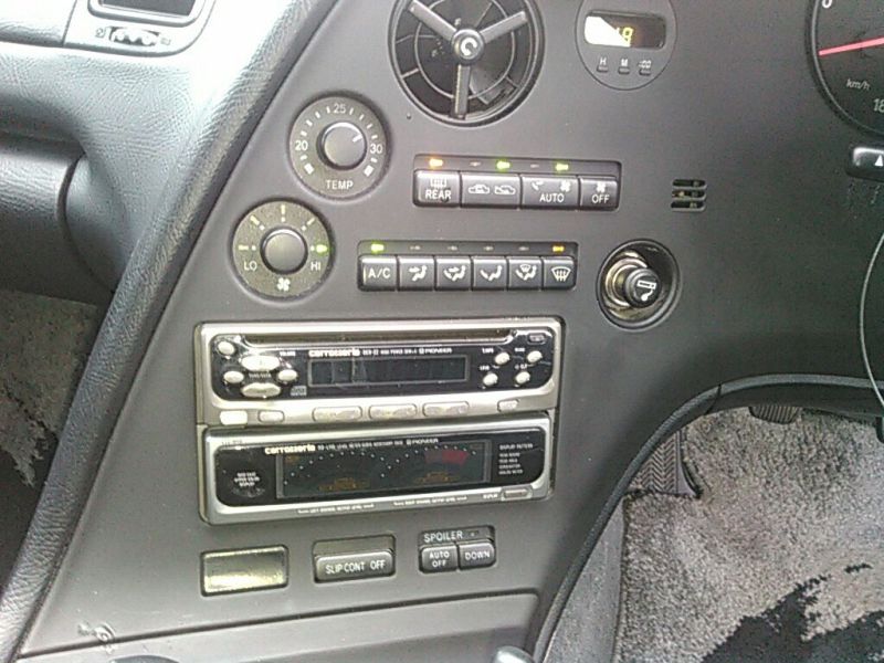 1994-toyota-supra-rz-twin-turbo-6-speed-manual-centre-console
