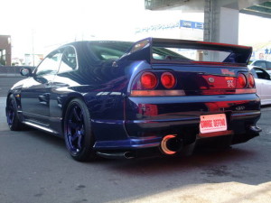 garage-defend-r33-gtr-demo-car-2