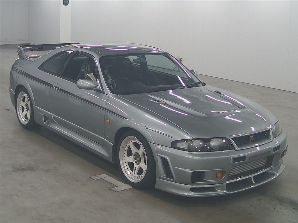 1996-nissan-skyline-r33-gtr-nismo-400r-right-front