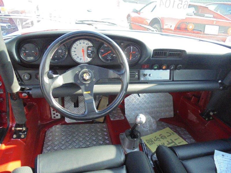 1981 Porsche 911 coupe interior
