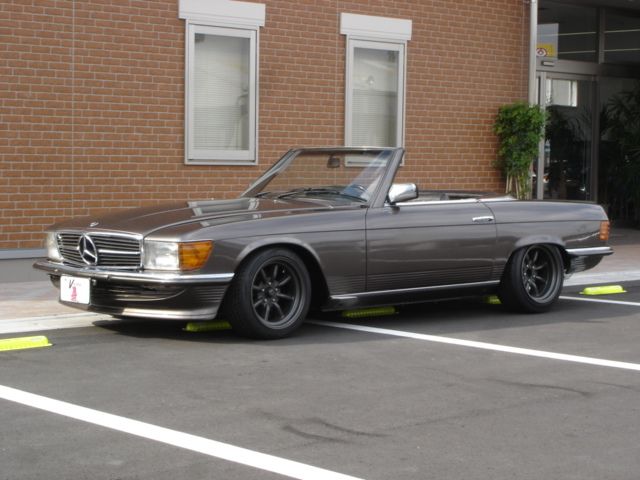 1982 Mercedes Benz 500SL Classic Car Inspection at Japan Vintage