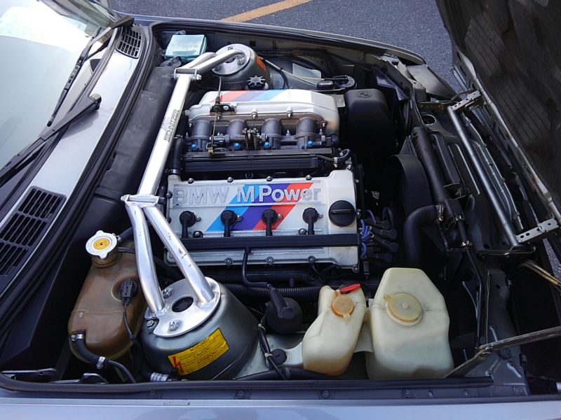 1987 BMW M3 E30 coupe engine