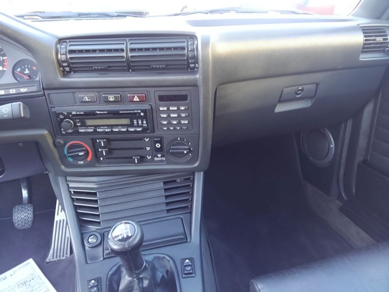 1987 BMW M3 E30 coupe interior 9