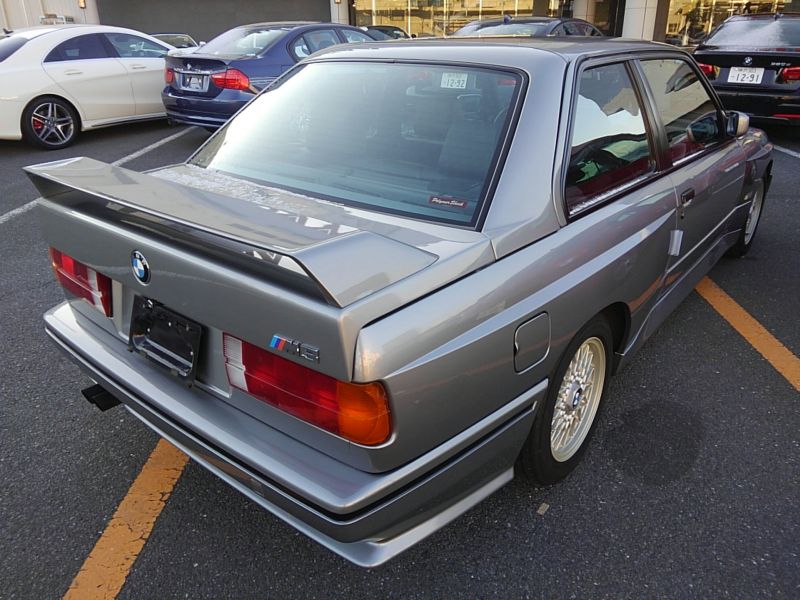 1987 BMW M3 E30 coupe right rear